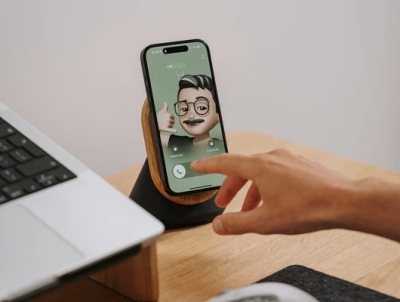 Image of product MagSafe iPhone Stand by Oakywood