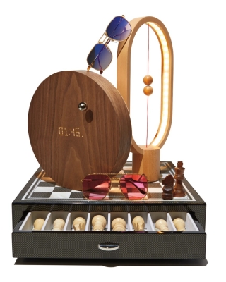 Image of product Carbon Fiber-Design Chess Set by Bey-Berk