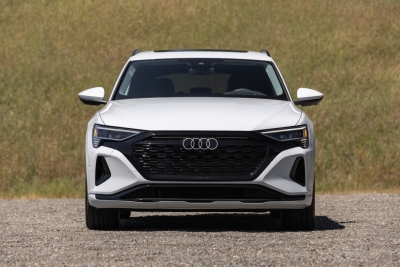 Image of product Q8 e-tron by Audi