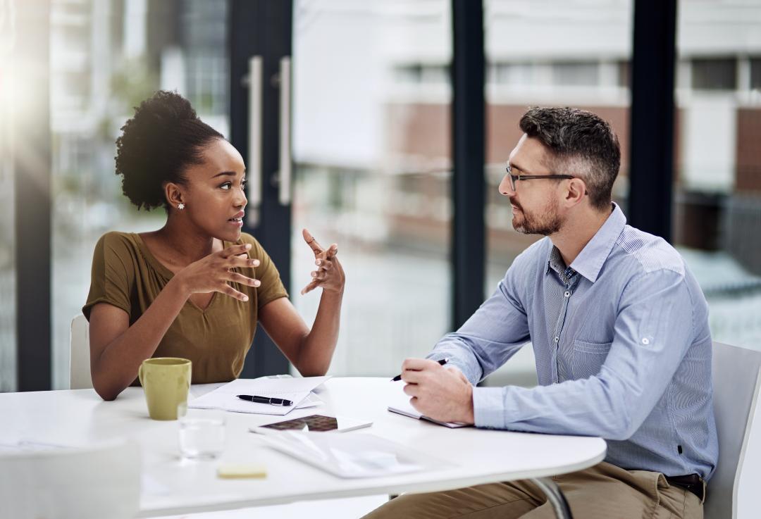 An agent talking getting a feedback from a customer