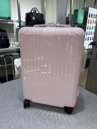 Image of product Essential Cabin by Rimowa